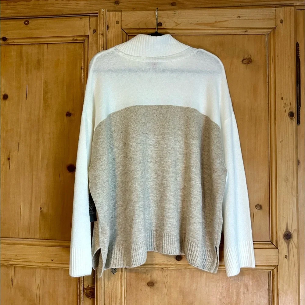 NWT Vince Camuto Women’s White and Tan Cowl Neck Sweater Sz 3X - Picture 2 of 8